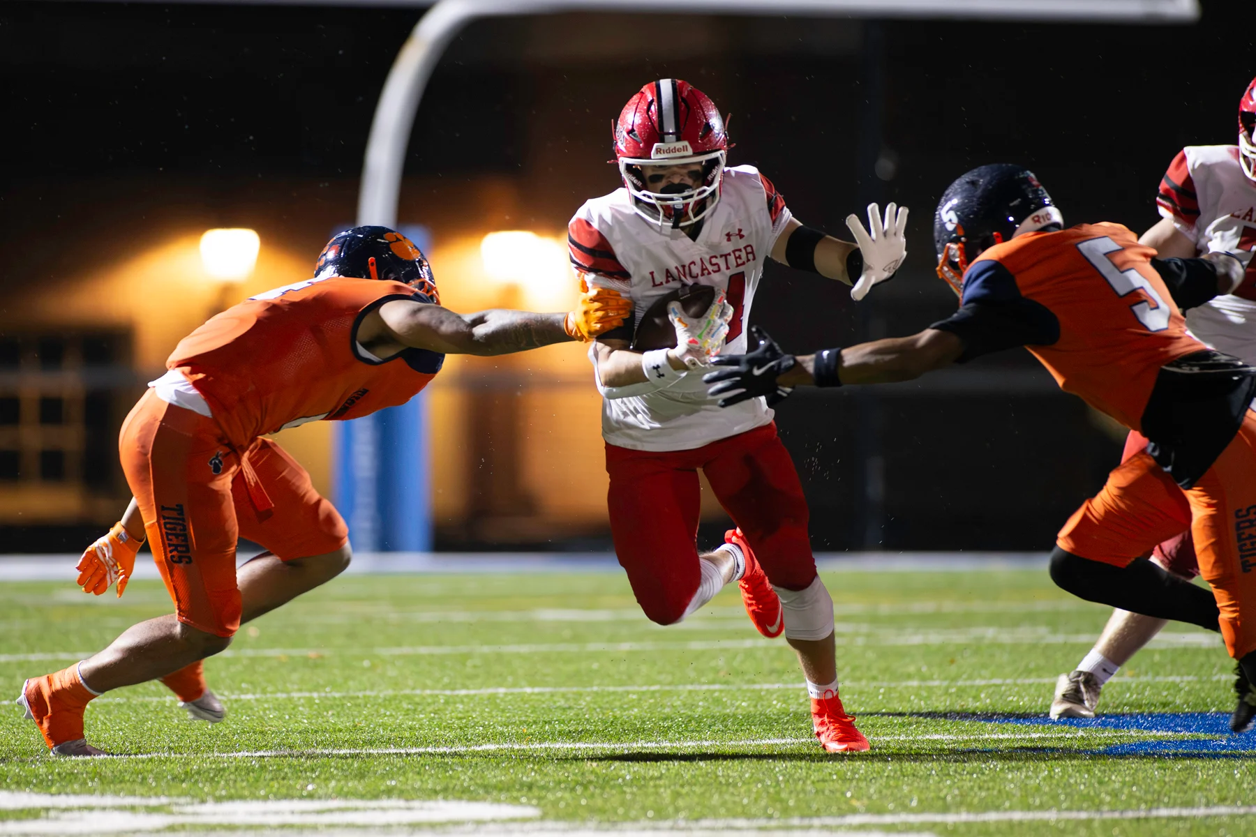 RB breaking tackles