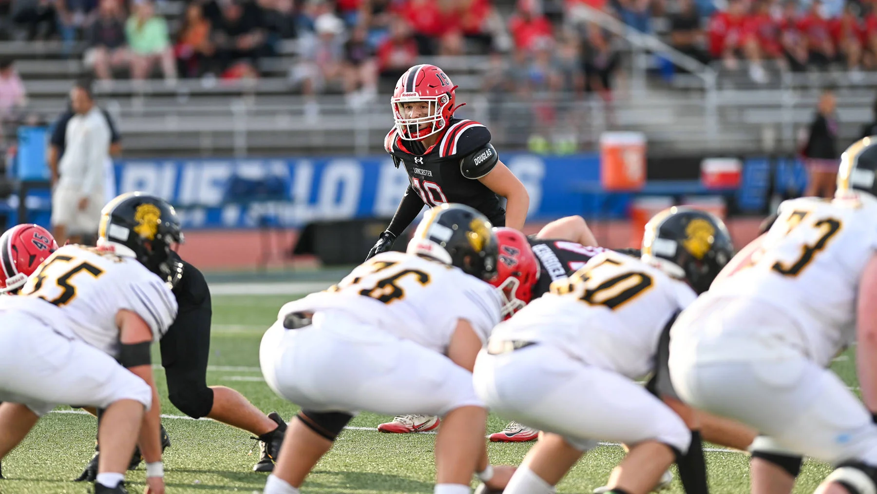Lancaster LB looking over the offense